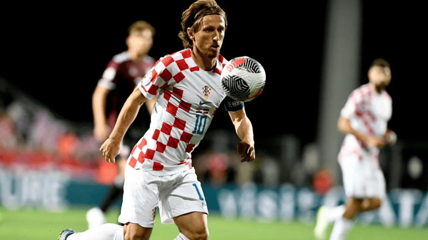 克罗地亚对阵俄罗斯，实力对决争取胜利